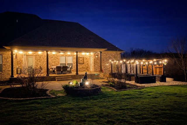 2726 Cherrydale Dr, Lebanon, TN 37087