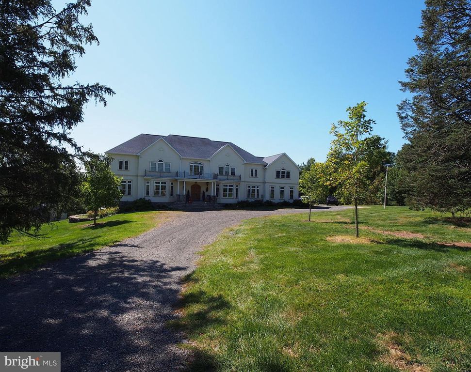 274 PINEVILLE RD, Newtown, PA 18940