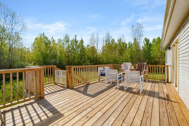42083 40th Street, Paw Paw, MI 49079