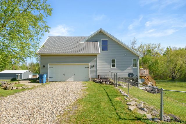 42083 40th Street, Paw Paw, MI 49079