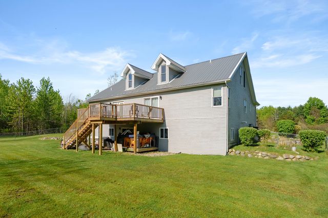 42083 40th Street, Paw Paw, MI 49079