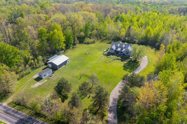 42083 40th Street, Paw Paw, MI 49079