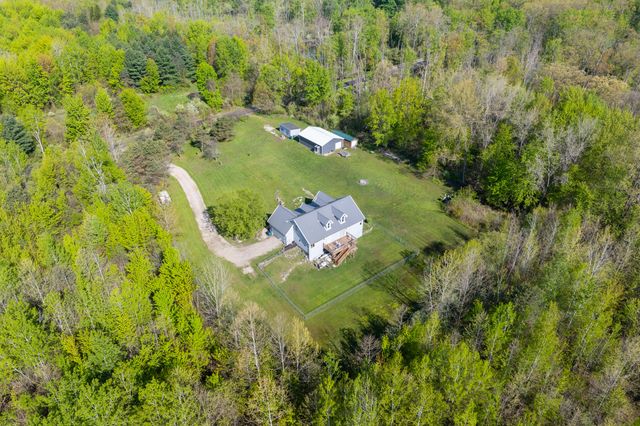 42083 40th Street, Paw Paw, MI 49079