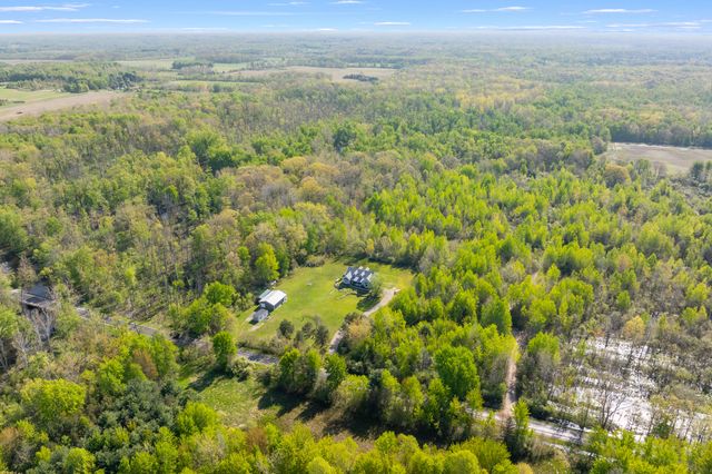 42083 40th Street, Paw Paw, MI 49079