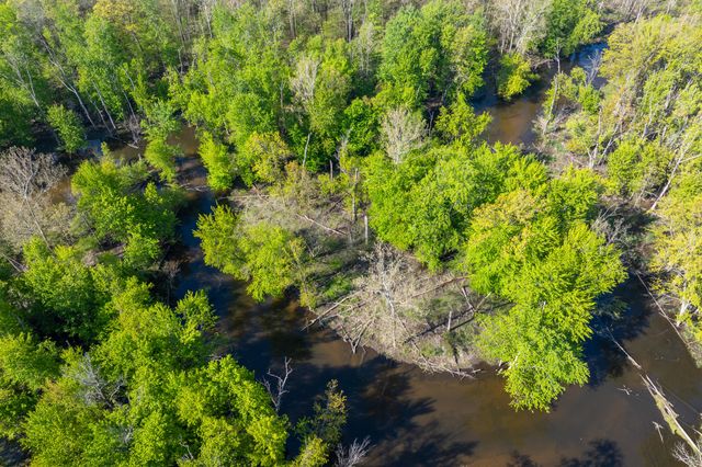 42083 40th Street, Paw Paw, MI 49079