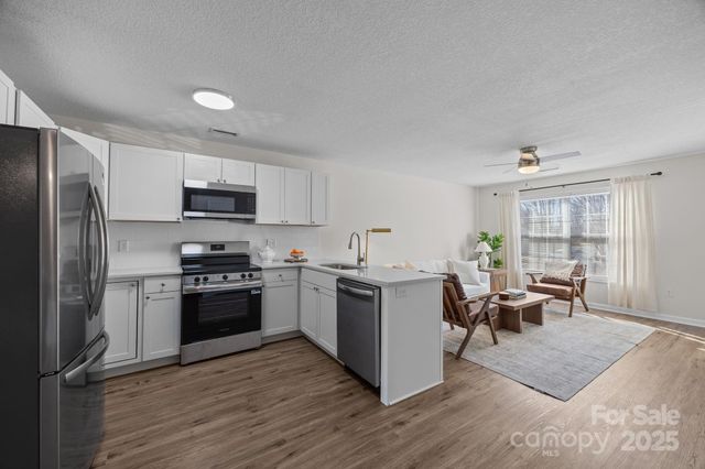 2 Meadow Glen Drive, Fletcher, NC 28732