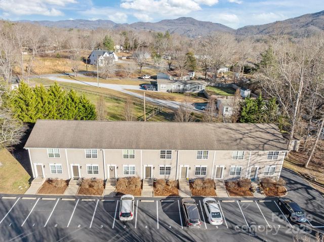 2 Meadow Glen Drive, Fletcher, NC 28732