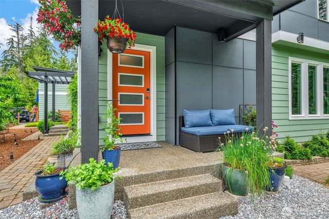 103 W Lamezia Terme Place, Shelton, WA 98584