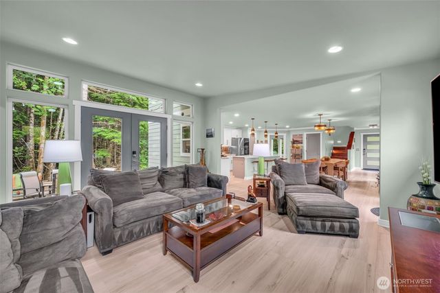 103 W Lamezia Terme Place, Shelton, WA 98584