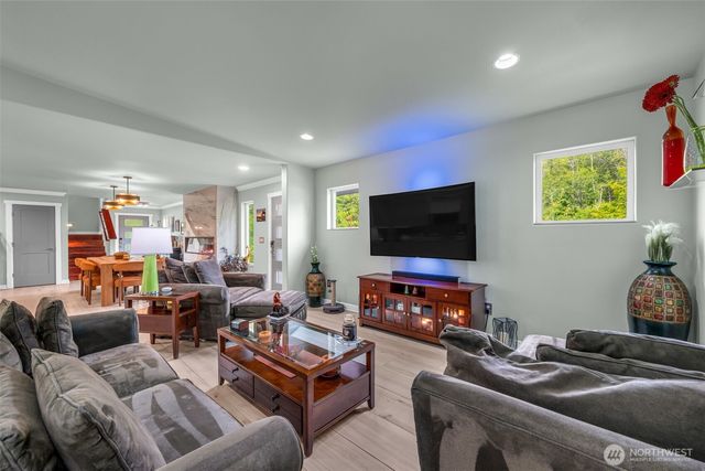 103 W Lamezia Terme Place, Shelton, WA 98584