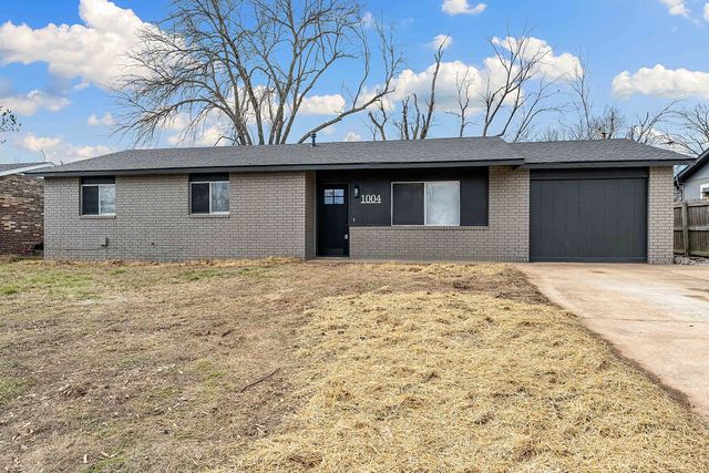 1004 N 30th Street, Rogers, AR 72756