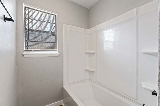 1004 N 30th Street, Rogers, AR 72756
