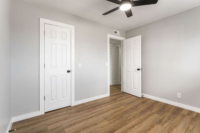 1004 N 30th Street, Rogers, AR 72756