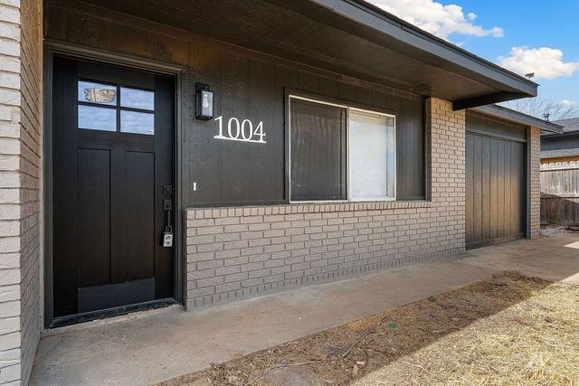 1004 N 30th Street, Rogers, AR 72756