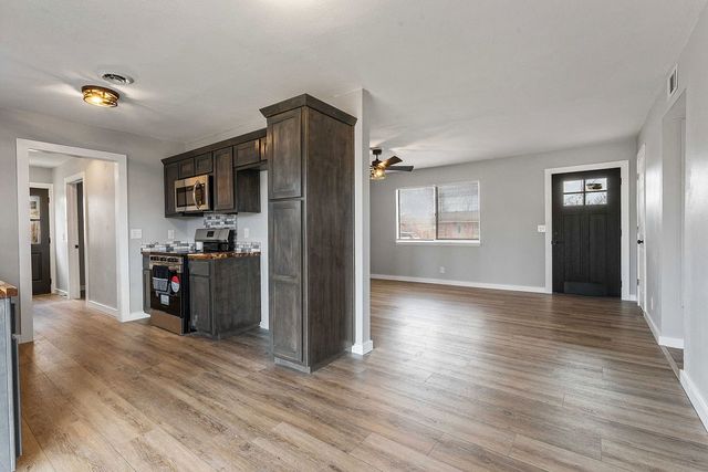 1004 N 30th Street, Rogers, AR 72756
