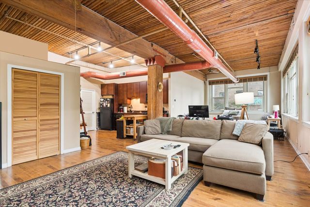 900 S Wabash Avenue 206, Chicago, IL 60605