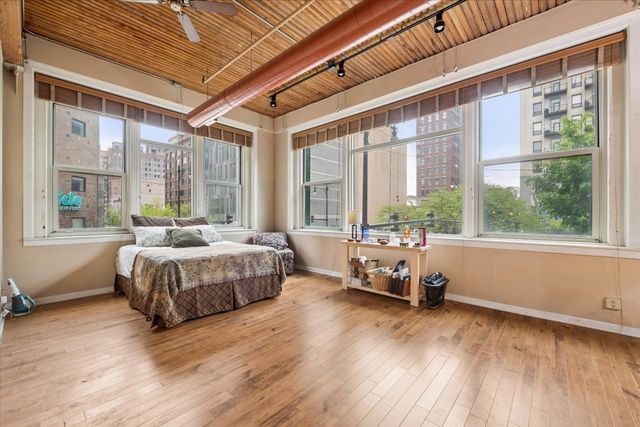 900 S Wabash Avenue 206, Chicago, IL 60605