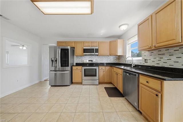 3803 Peach Orchard CIR, Portsmouth, VA 23703