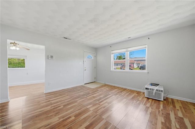 3803 Peach Orchard CIR, Portsmouth, VA 23703