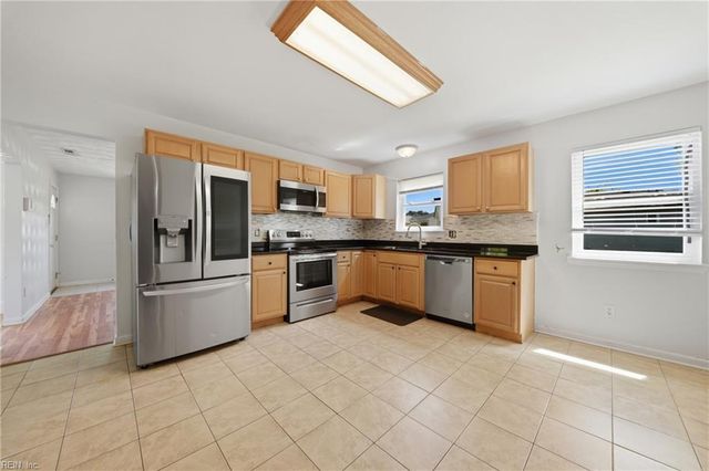 3803 Peach Orchard CIR, Portsmouth, VA 23703