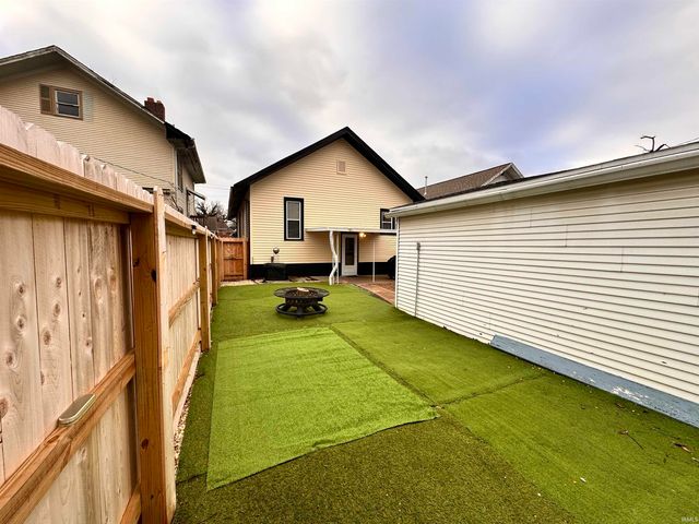 868 Bellemeade Avenue, Evansville, IN 47713