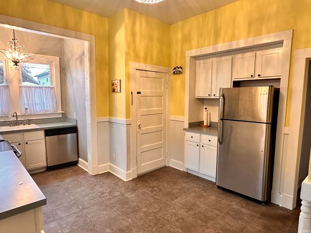 868 Bellemeade Avenue, Evansville, IN 47713