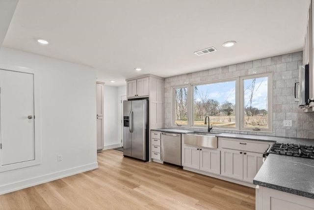 906 SE G Street, Bentonville, AR 72712