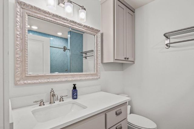 906 SE G Street, Bentonville, AR 72712