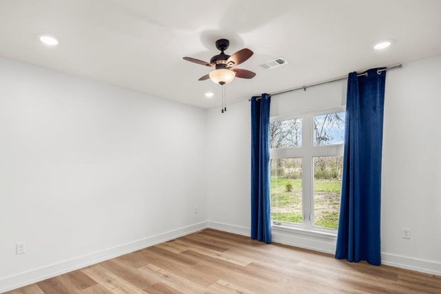 906 SE G Street, Bentonville, AR 72712