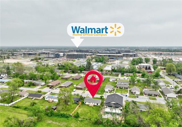 906 SE G Street, Bentonville, AR 72712