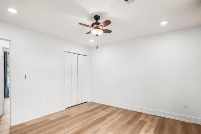 906 SE G Street, Bentonville, AR 72712