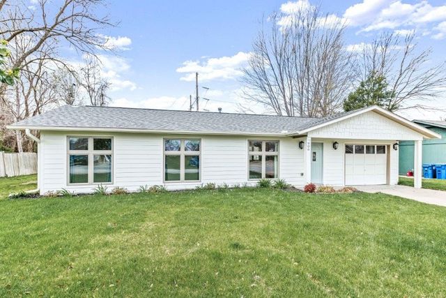 906 SE G Street, Bentonville, AR 72712