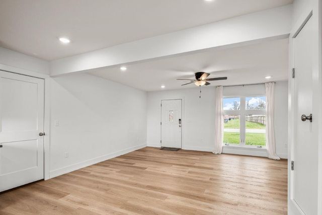 906 SE G Street, Bentonville, AR 72712