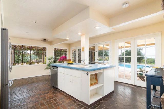 6490 Rainbow Heights Road, Fallbrook, CA 92028