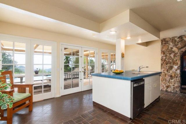 6490 Rainbow Heights Road, Fallbrook, CA 92028