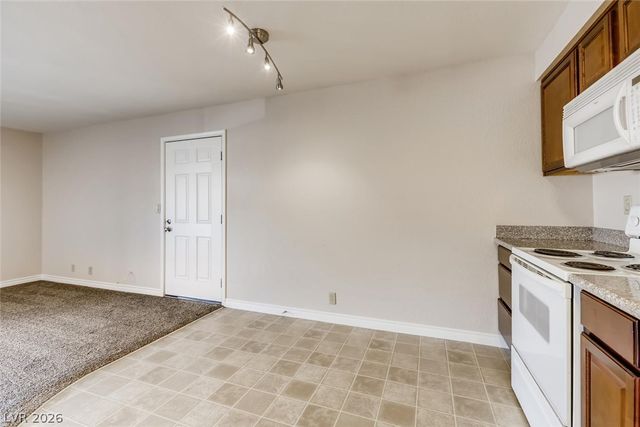 5224 River Glen Drive 446, Las Vegas, NV 89103