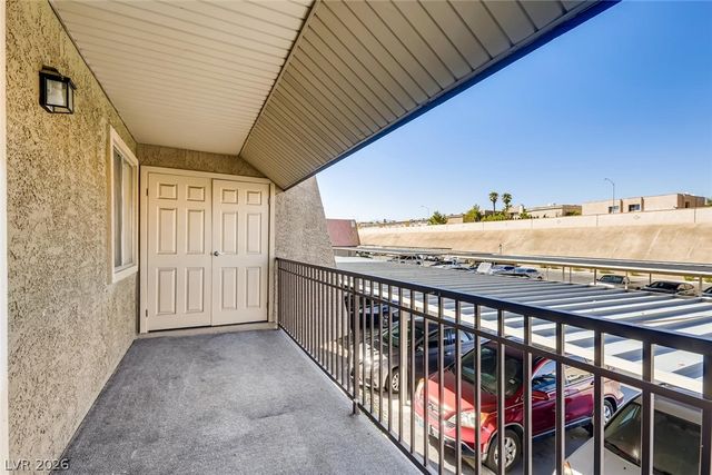 5224 River Glen Drive 446, Las Vegas, NV 89103