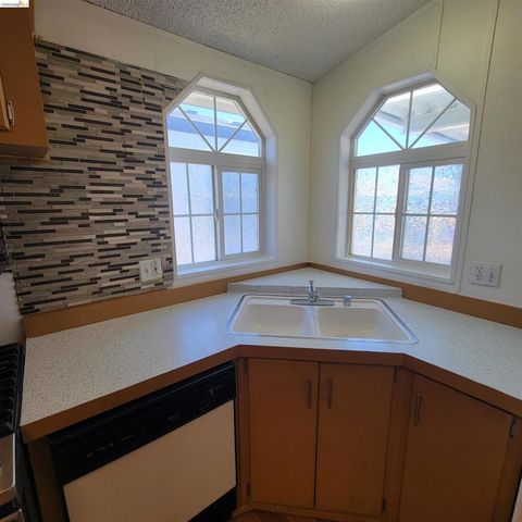 55 Pacifica Ave., Bay Point, CA 94565