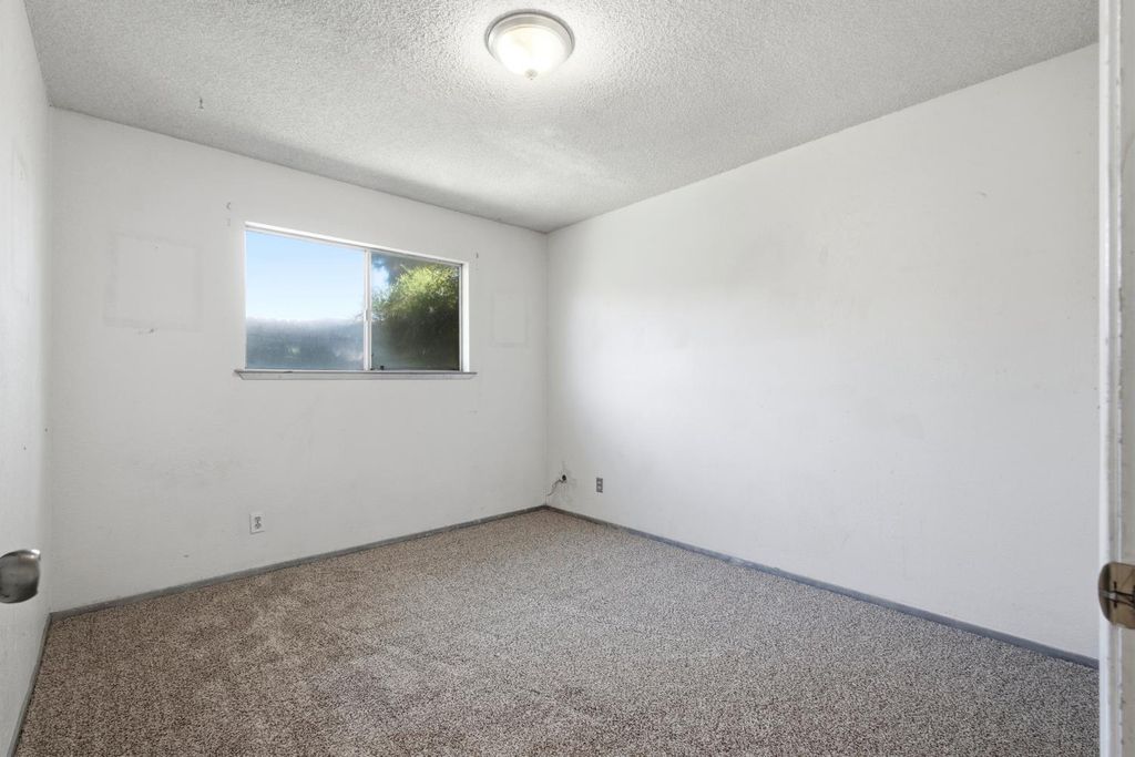 Image 13 of property listing at 509 Ashlan Way, Madera, CA 93638