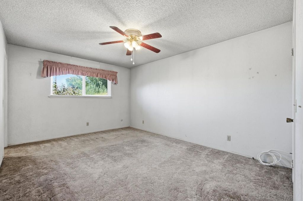 Image 16 of property listing at 509 Ashlan Way, Madera, CA 93638