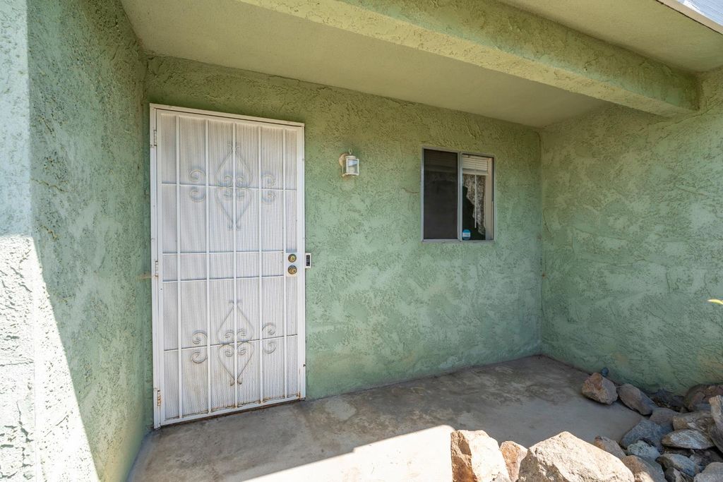 Image 2 of property listing at 509 Ashlan Way, Madera, CA 93638