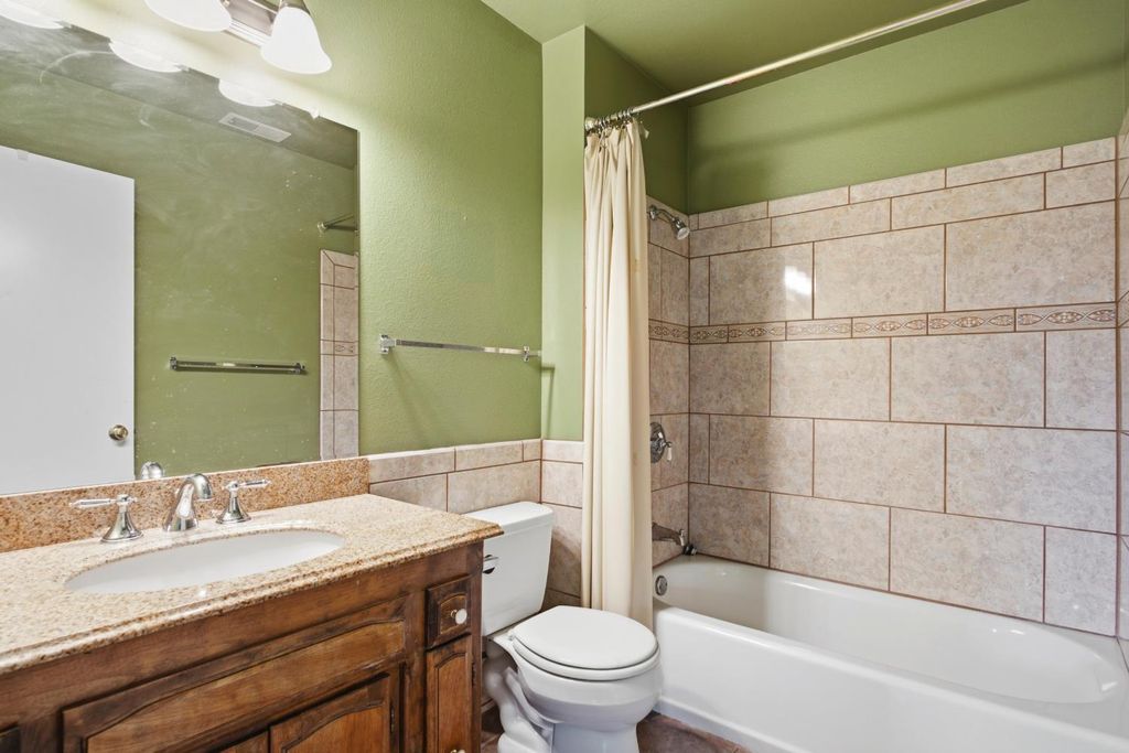 Image 21 of property listing at 509 Ashlan Way, Madera, CA 93638
