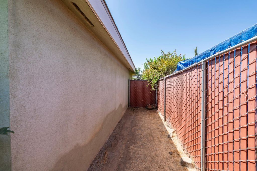Image 24 of property listing at 509 Ashlan Way, Madera, CA 93638