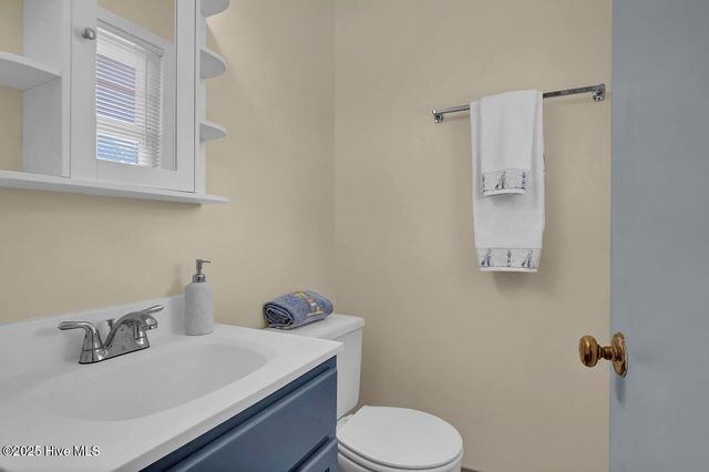 805 Hamlet Avenue, Carolina Beach, NC 28428