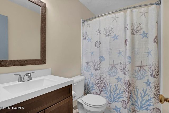 805 Hamlet Avenue, Carolina Beach, NC 28428