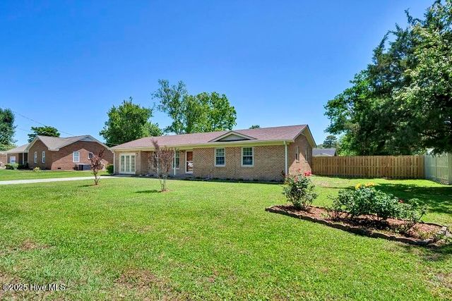 805 Hamlet Avenue, Carolina Beach, NC 28428