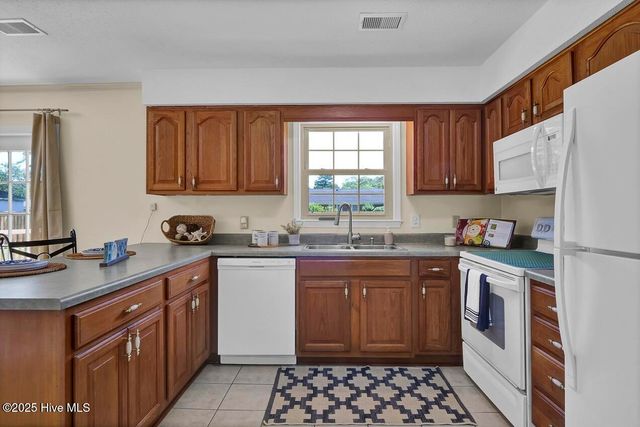 805 Hamlet Avenue, Carolina Beach, NC 28428