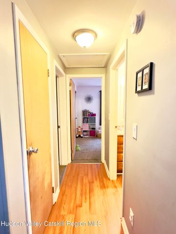 809 Sleepy Hollow Road, Athens, NY 12015