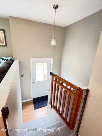 809 Sleepy Hollow Road, Athens, NY 12015