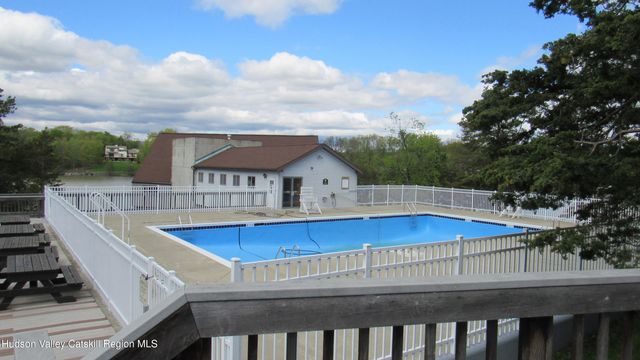 809 Sleepy Hollow Road, Athens, NY 12015